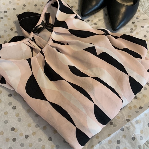 ⭐️🔥BCBG- MAXAZARIA Dress. Size M🔥⭐️ - Picture 6 of 6